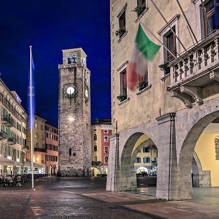 Appartamento Centro Storico Riva - Happy Rentals Екстер'єр фото