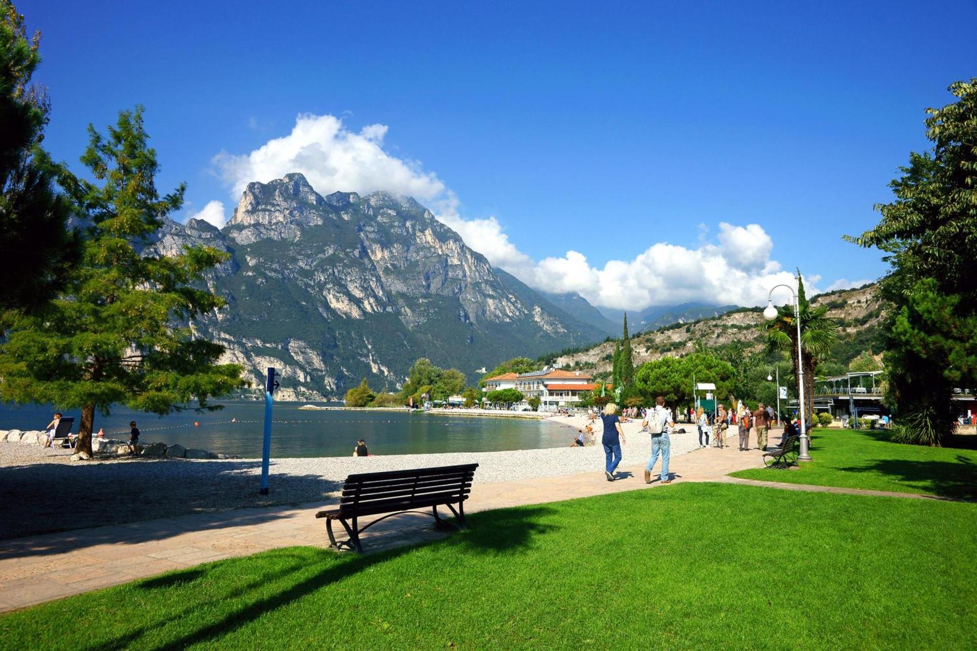 Appartamento Centro Storico Riva - Happy Rentals Екстер'єр фото